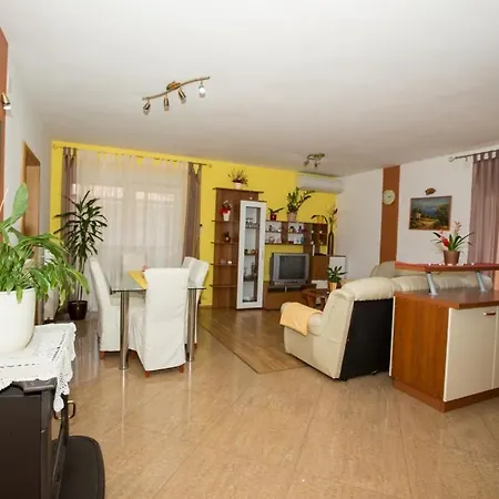 Lejlighed House Lopar