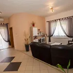 House * Lopar