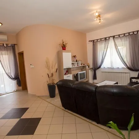 House * Lopar