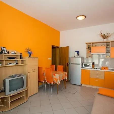 House Apartment *