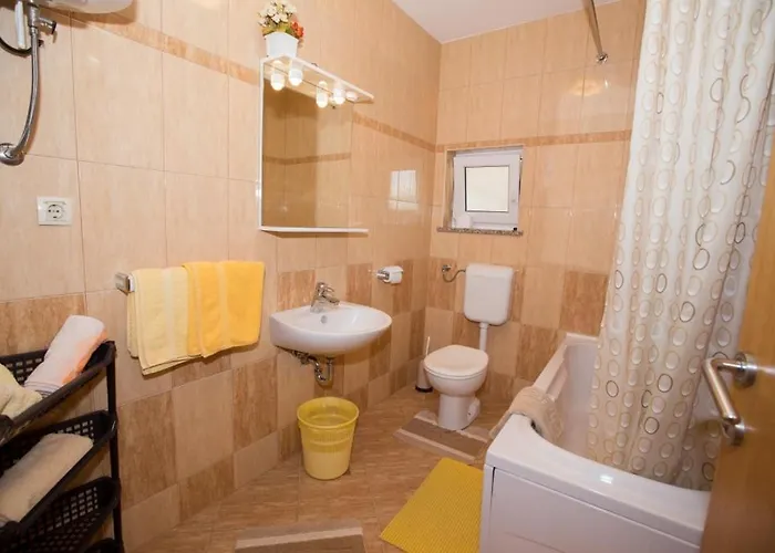 House * Lopar